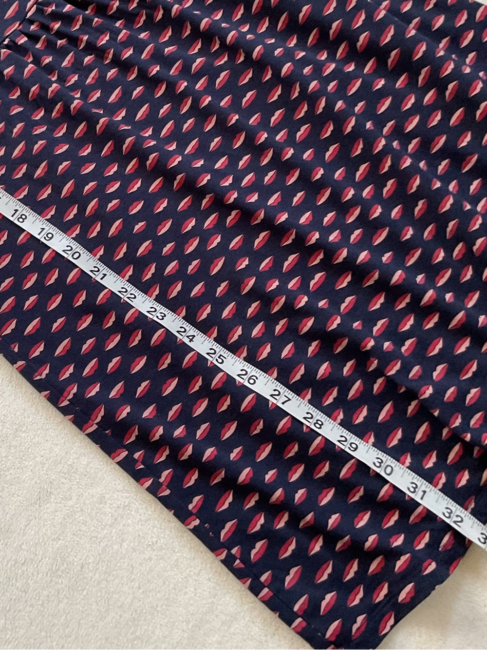Boden Penelope Lip Print Jersey Dress 4P Petite Navy Pink V Neck - Picture 12 of 13